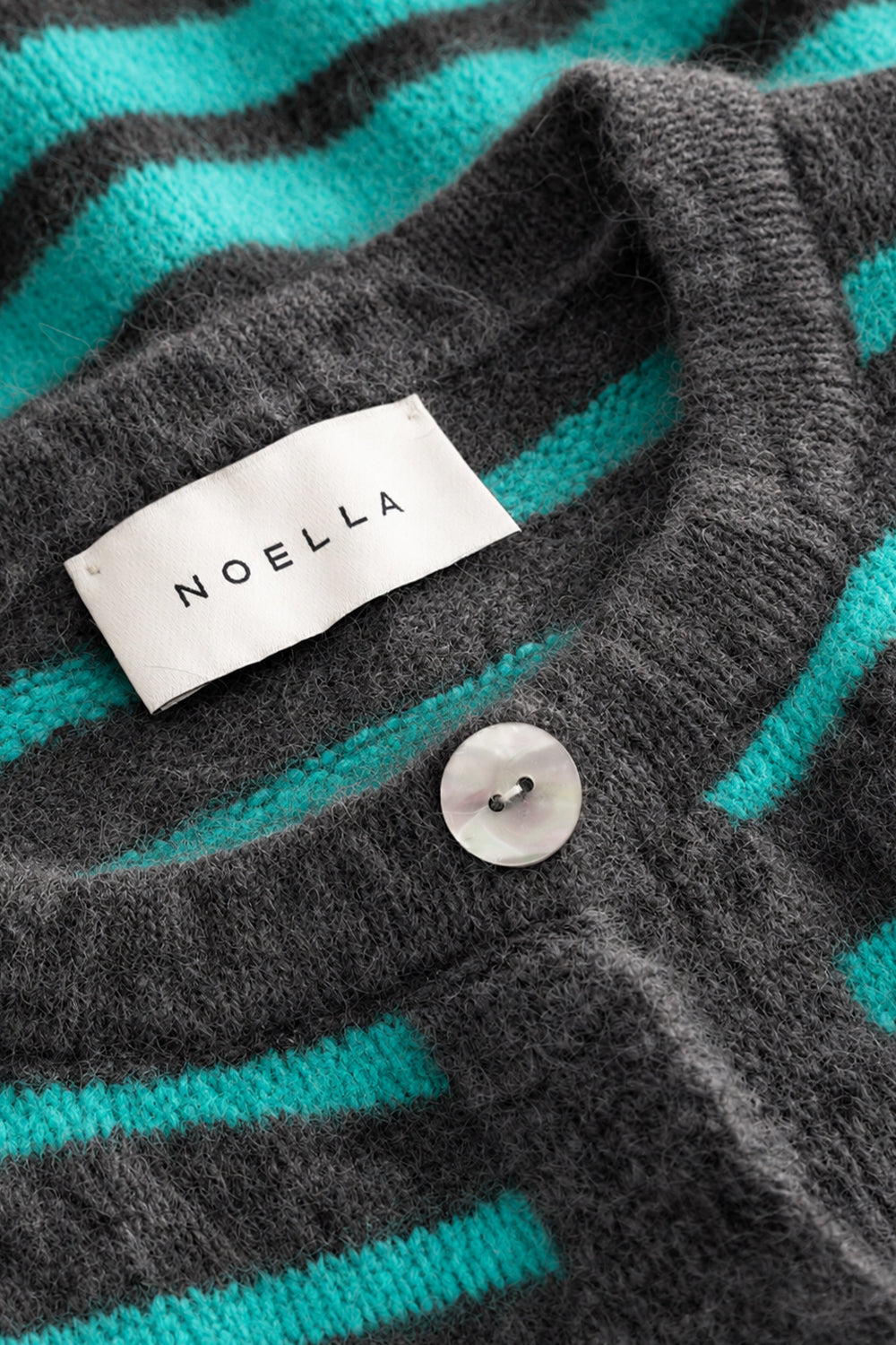 N-Mertice Strickjacke Grau Türkis gestreift