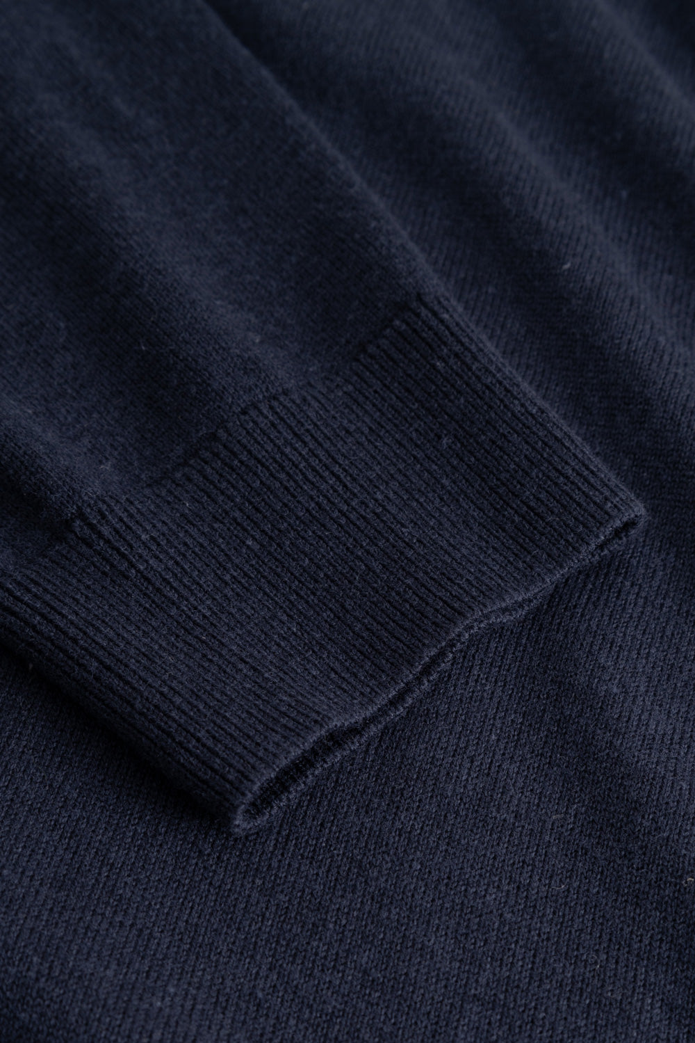 N-Maxine Strick Marineblau
