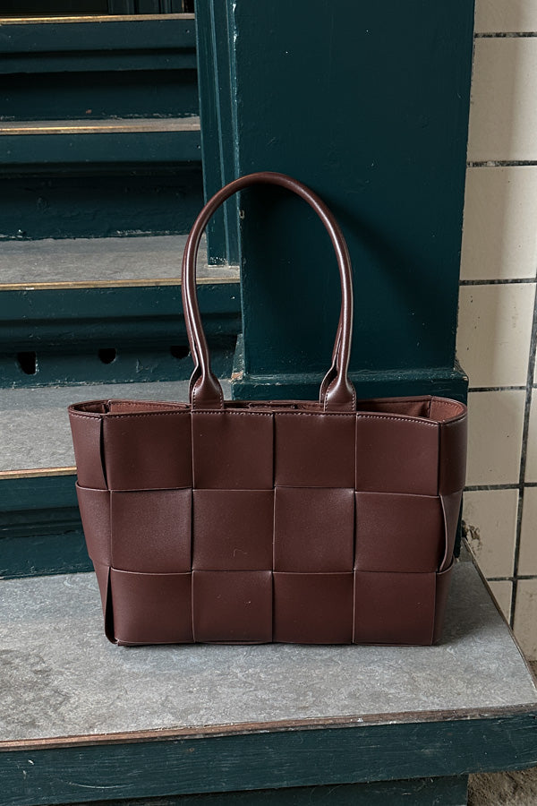 Lizzie Tasche Braun