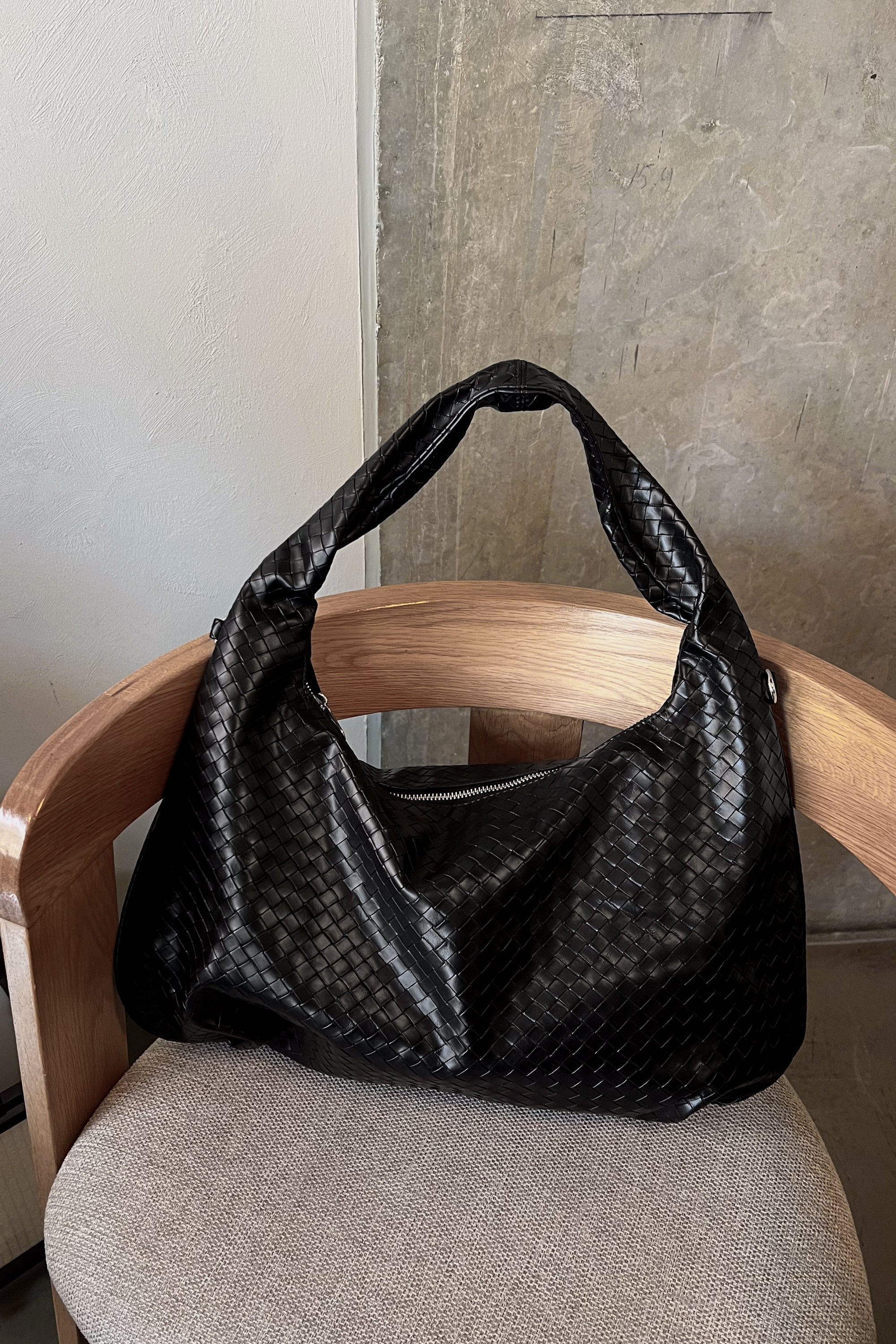 Peony Hobo Bag Schwarz