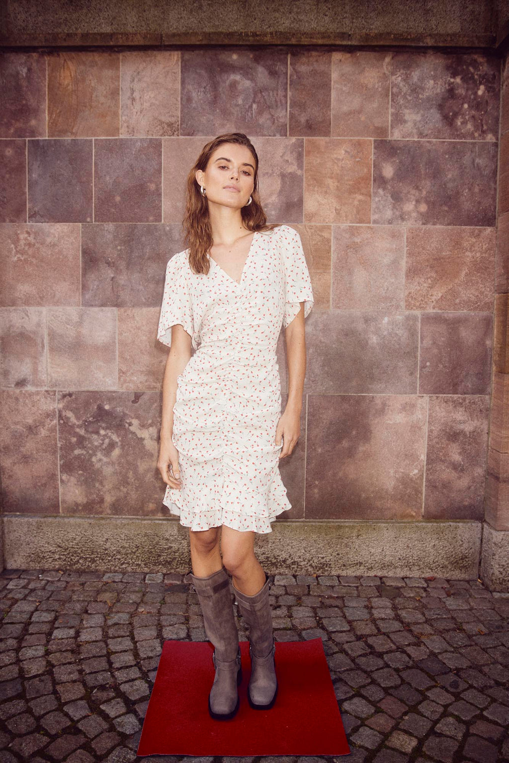 Sloane Kleid Creme/Rot Mini-Blume