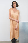 Noellas Samara Dress Dusty Apricot. Køb Kjoler hos www.noellafashion.dk