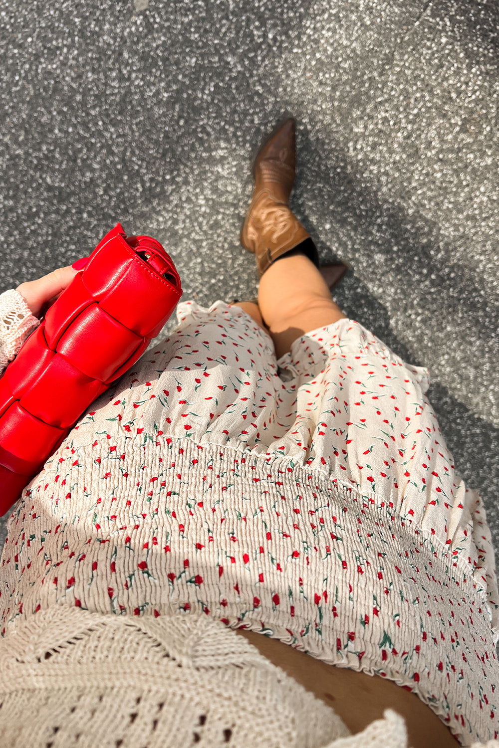 Renata Rock Creme/Rot Mini-Blume
