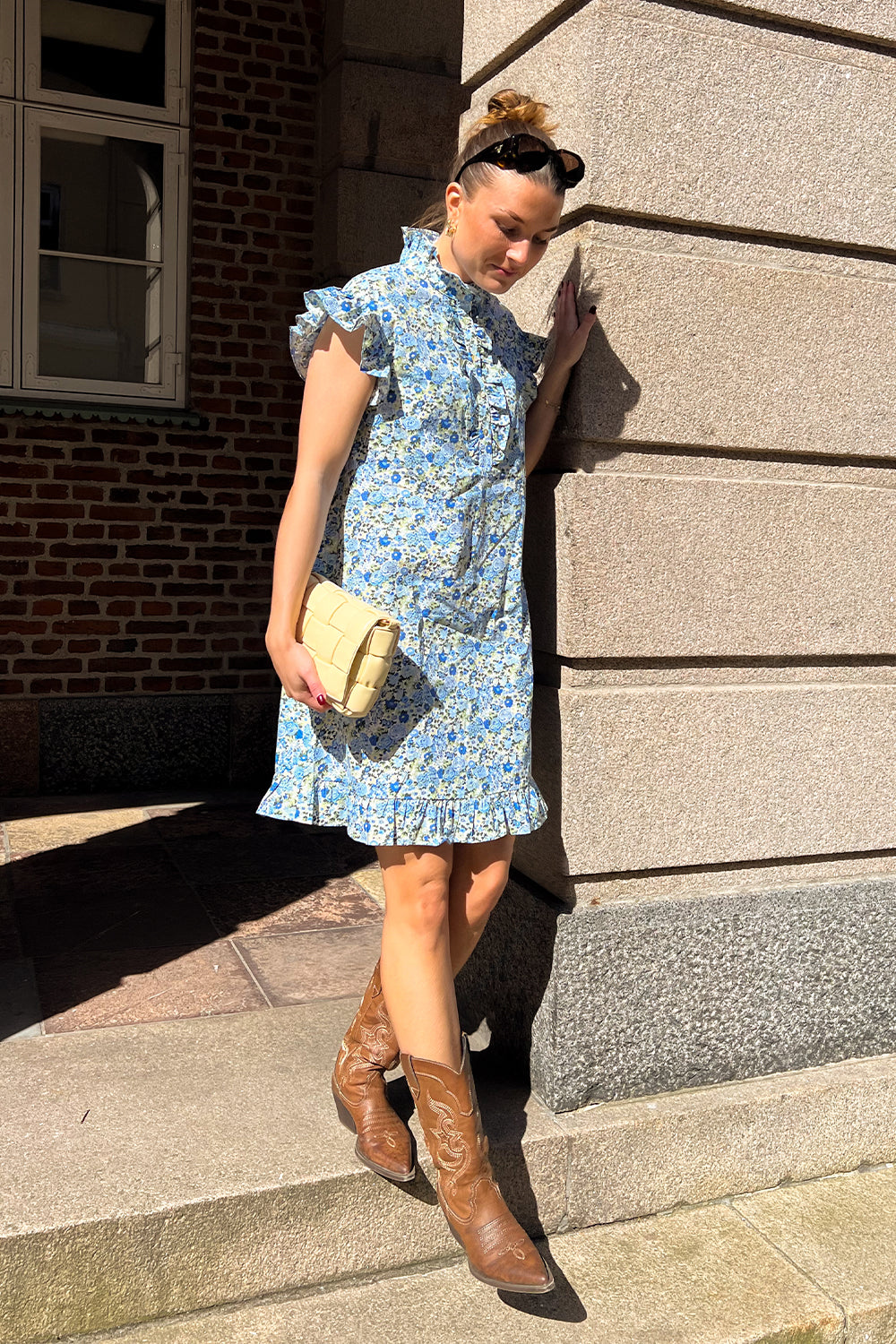 Sally Kleid Blau/Gelbe Blume